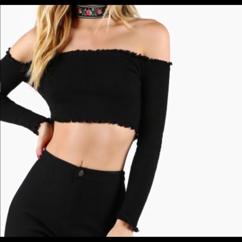 Crop Bardot black top